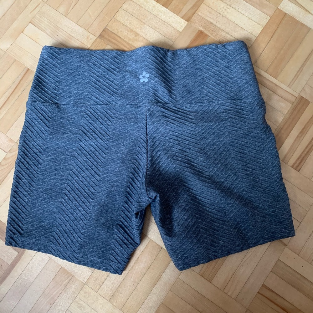 Athletic skirt and shorts ✨bundle✨ $15 for both - Picture 8 of 10